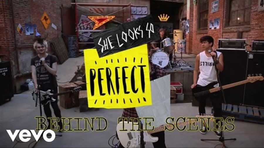5 Seconds of Summer - She Looks So Perfect (Behind The Scenes)